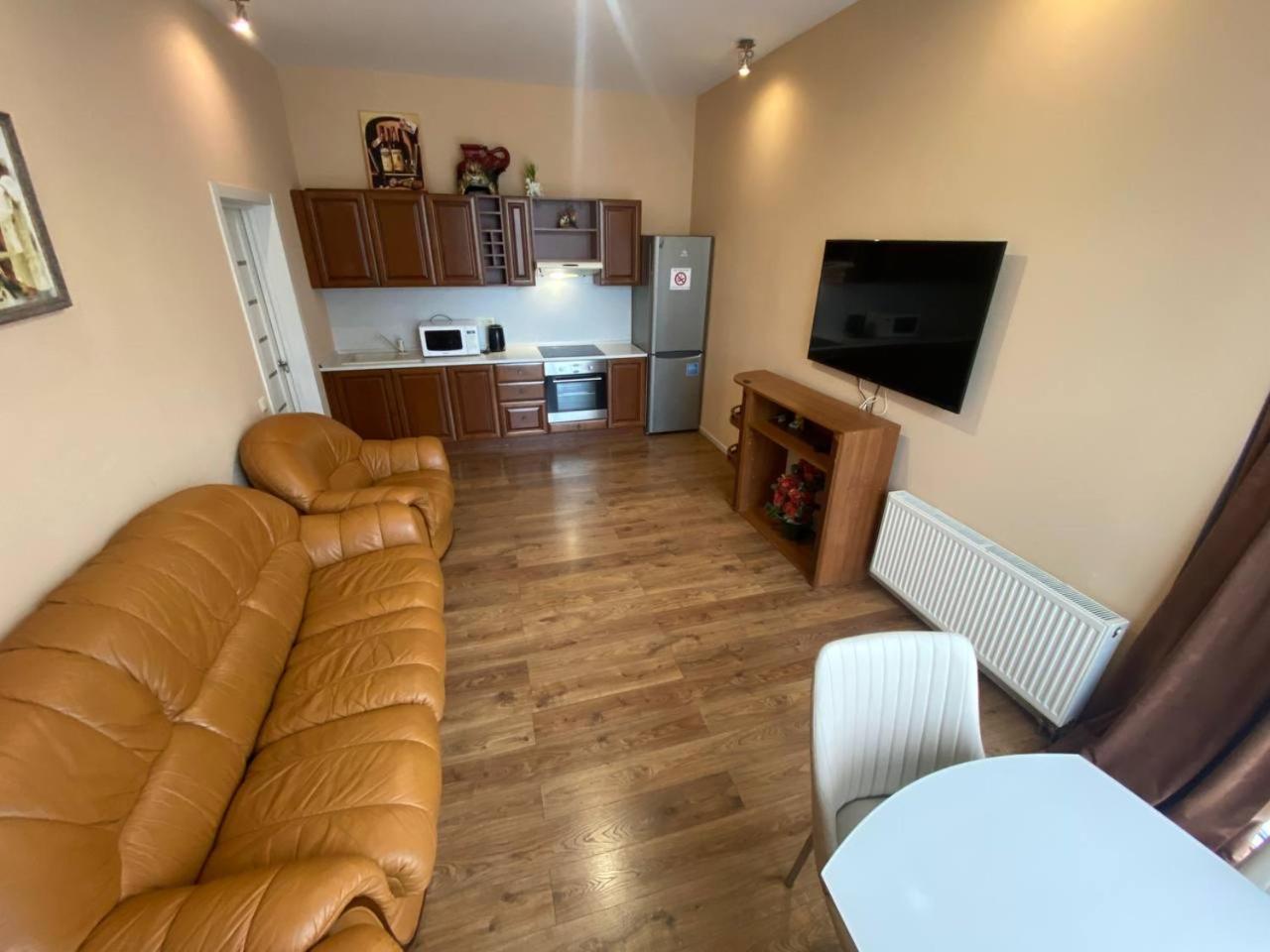 Apartment On Dragomirova Kiew Exterior foto