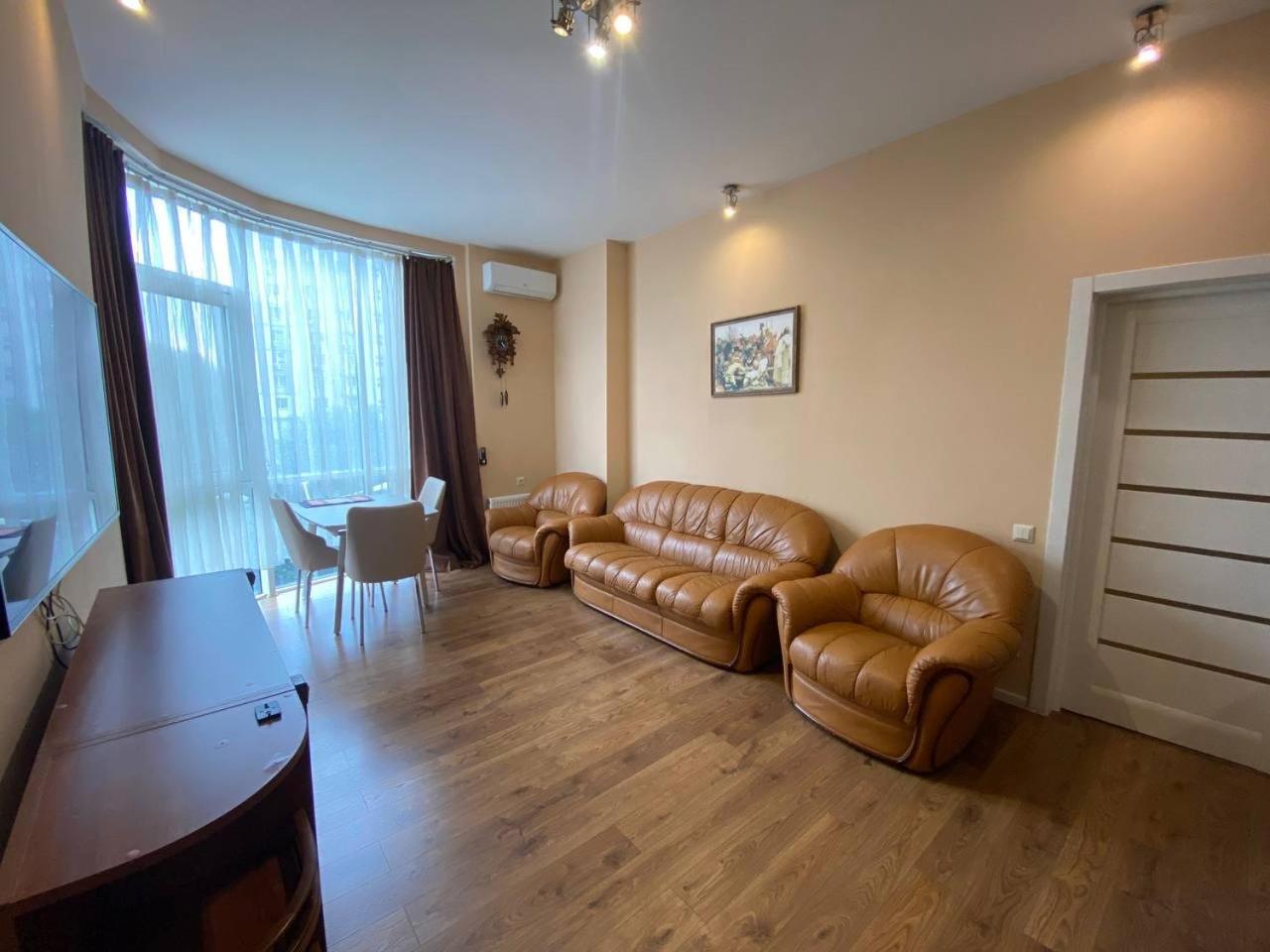 Apartment On Dragomirova Kiew Exterior foto